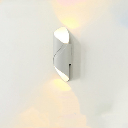 Chic LED Garden Wall Light Zyvraxen
